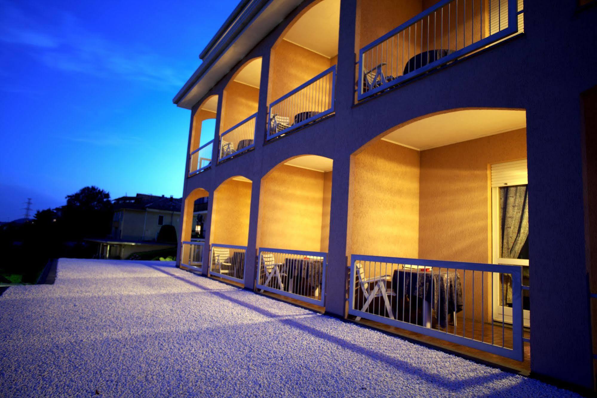 Tre Laghi Hotel Nebbiuno Exterior foto